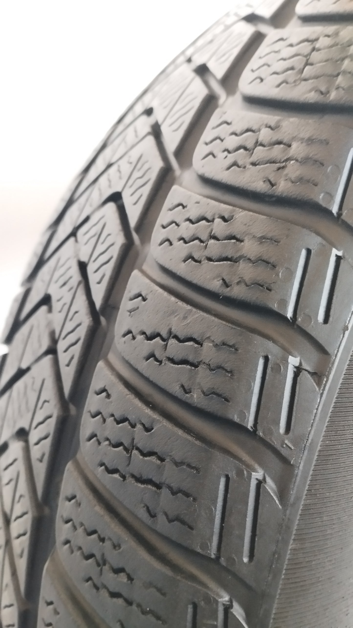 Pneumatico pirelli 215/55 r18 sottozero 3 art. X779