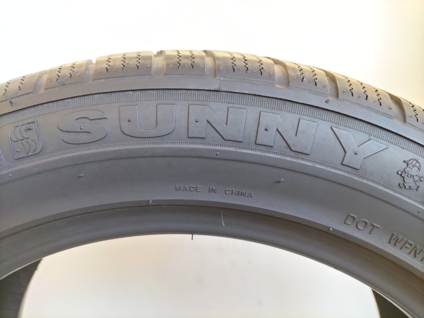 Sunny 215/55 r17 snowmaster w651 art. X776