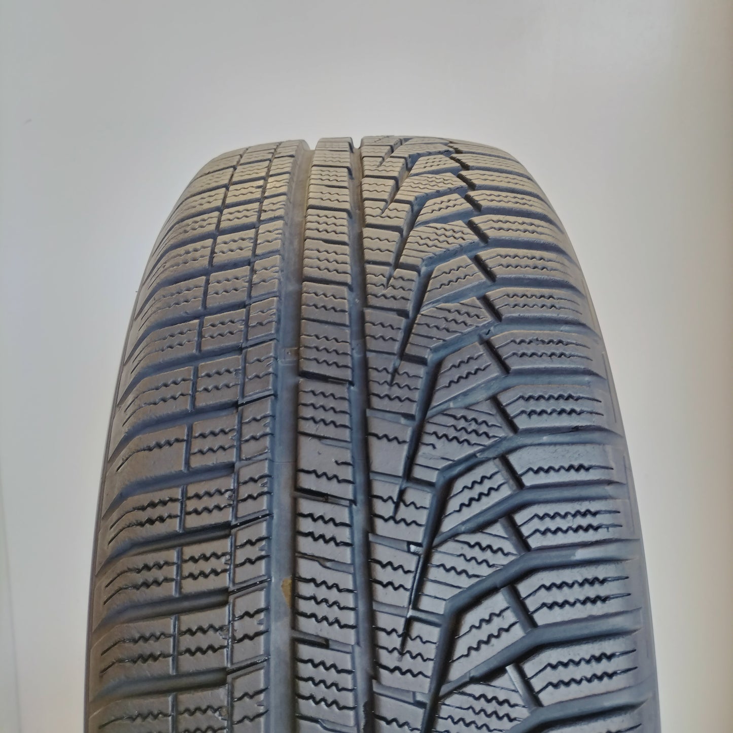 Hankook 205/55 r16 wintericept evo 2 art. X764