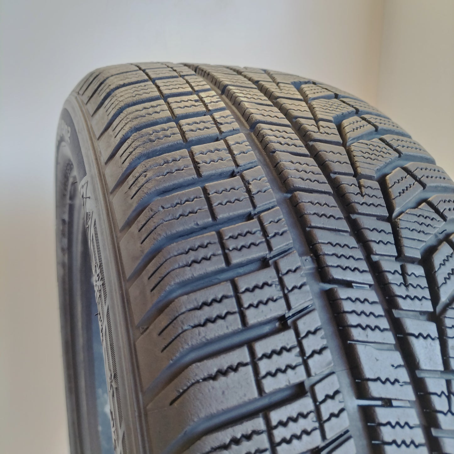 Hankook 205/55 r16 wintericept evo 2 art. X764