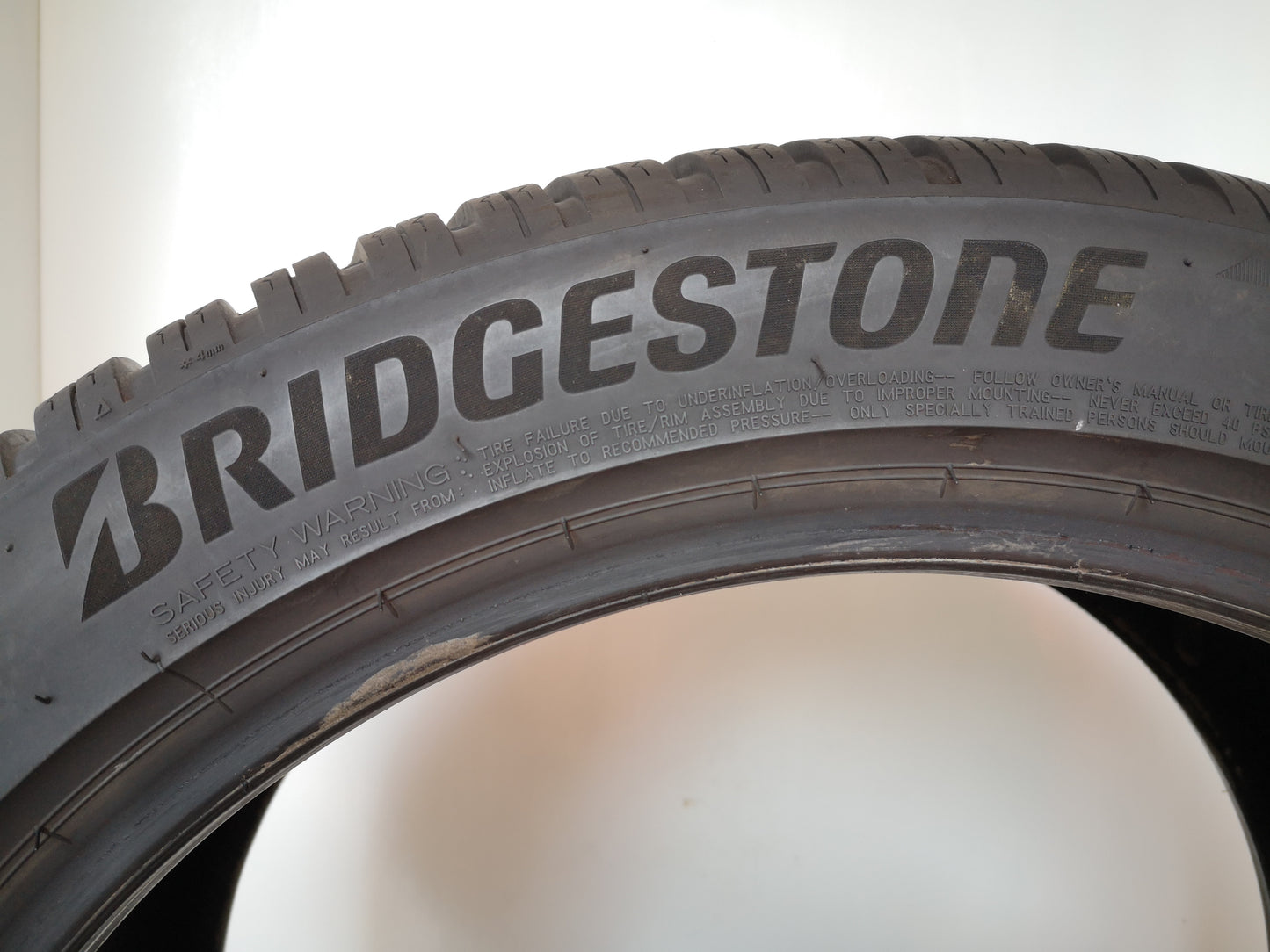 Bridgestone 275/40 r19 blizzak lm005 art. X767
