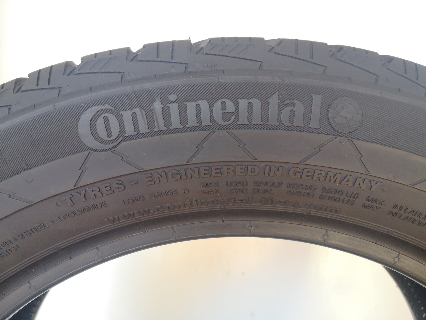 Continental 225/55 r17 vancowinter 2 art. G140