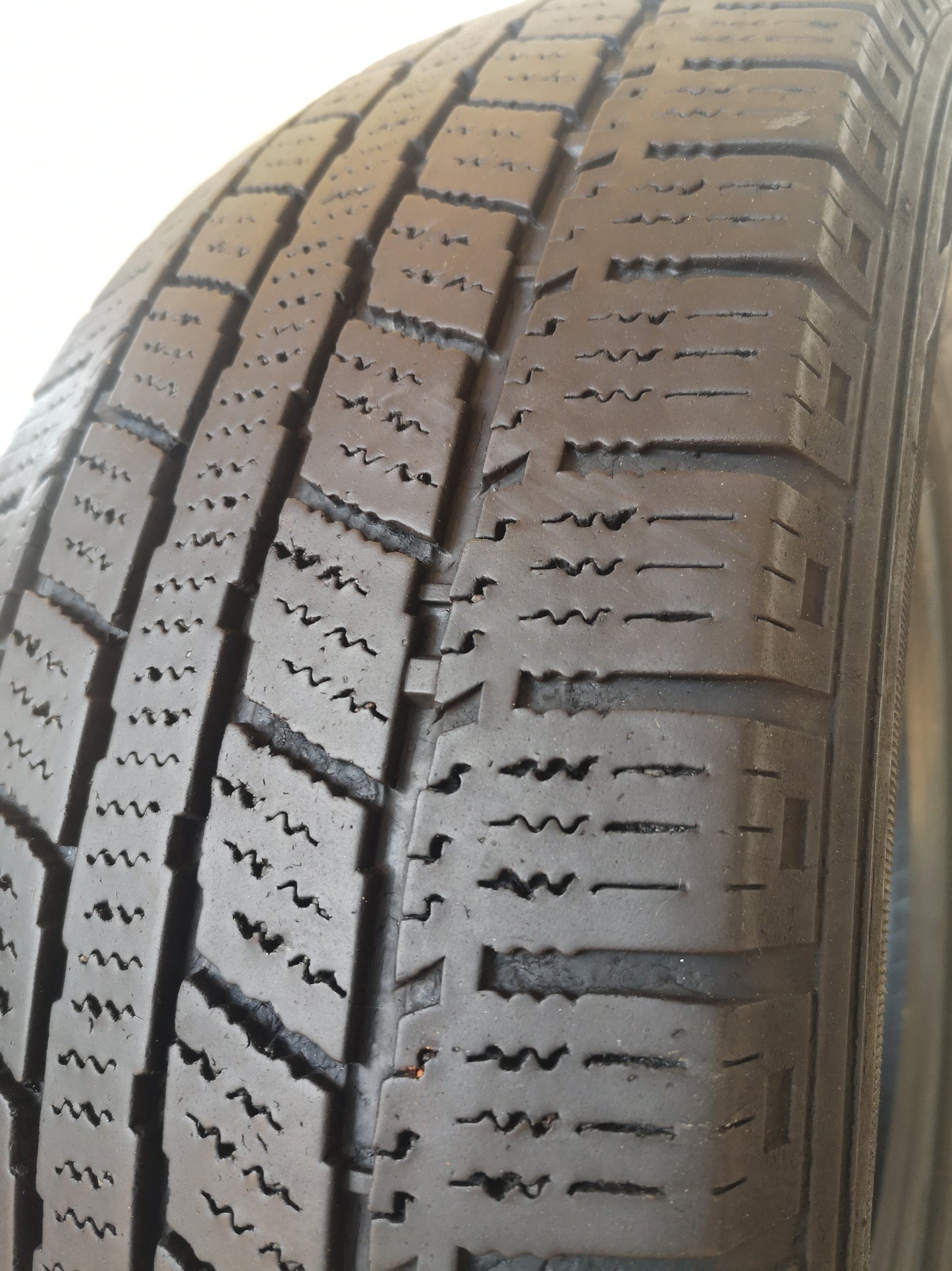 Tracmax 225/65 r16 ice-plus s110 art. G141