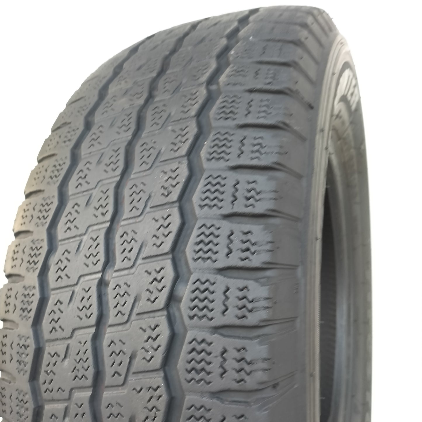 Firestone 235/65 r16 vanhowk winter art. G147