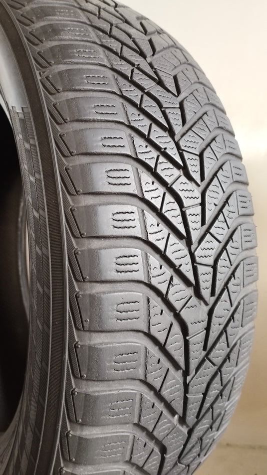 Yokohama 215/60 r17 bluearth winter art. X15