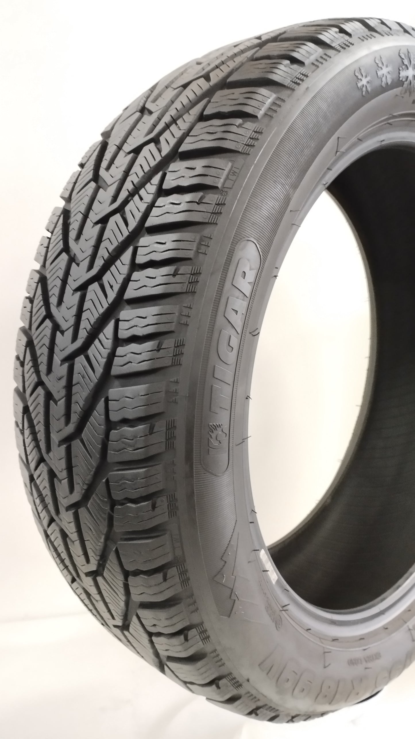 Tigar 215/55 r18 winter art. X218