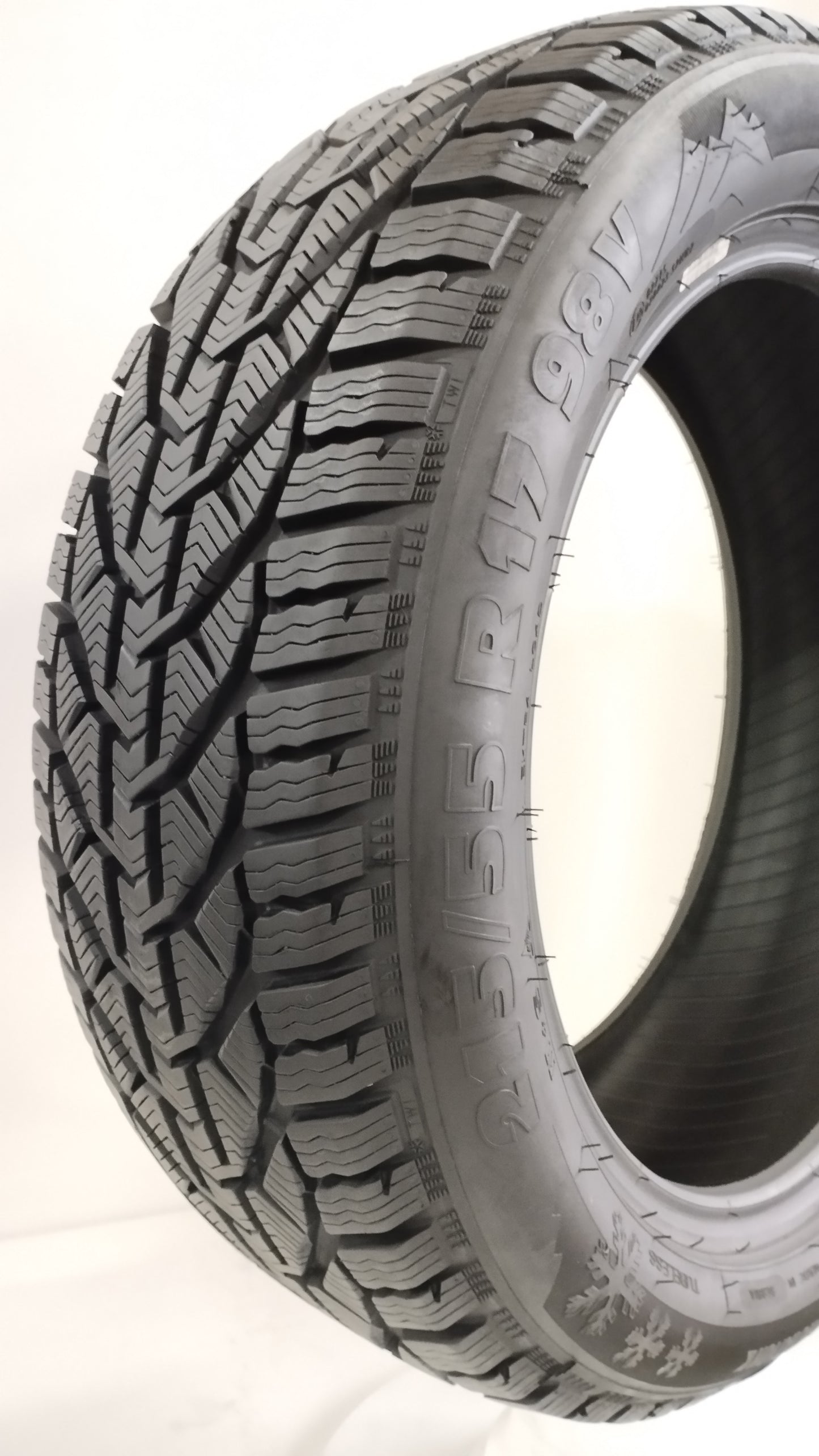Tigar 215/55 r17 winter art. X221