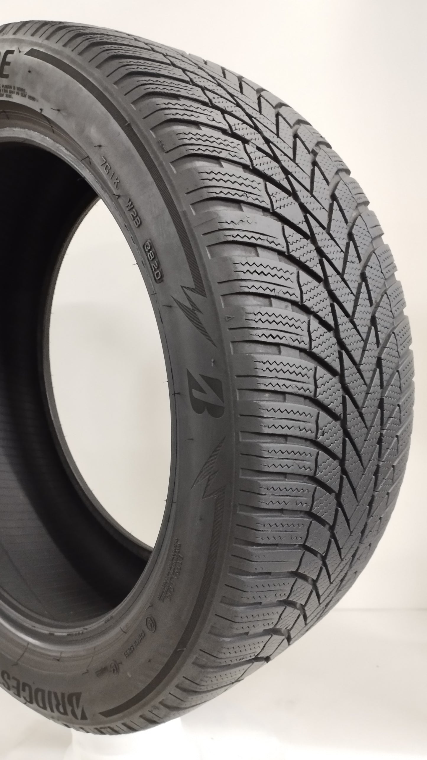 Bridgestone 245/45 r18 lm005 blizzak art. X230