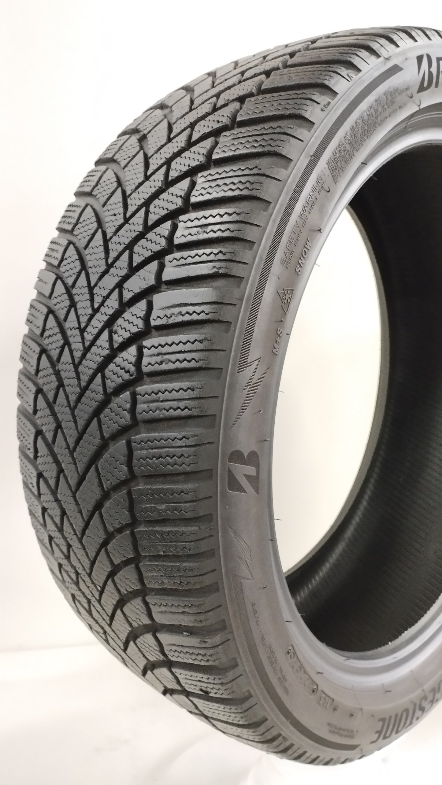 Bridgestone 225/45 r18 lm005 blizzak art. X231