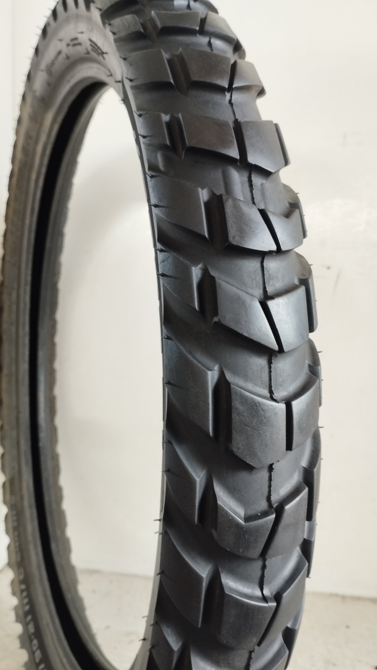Metzeler moto 90/90 r21 karoo 3 art. M389