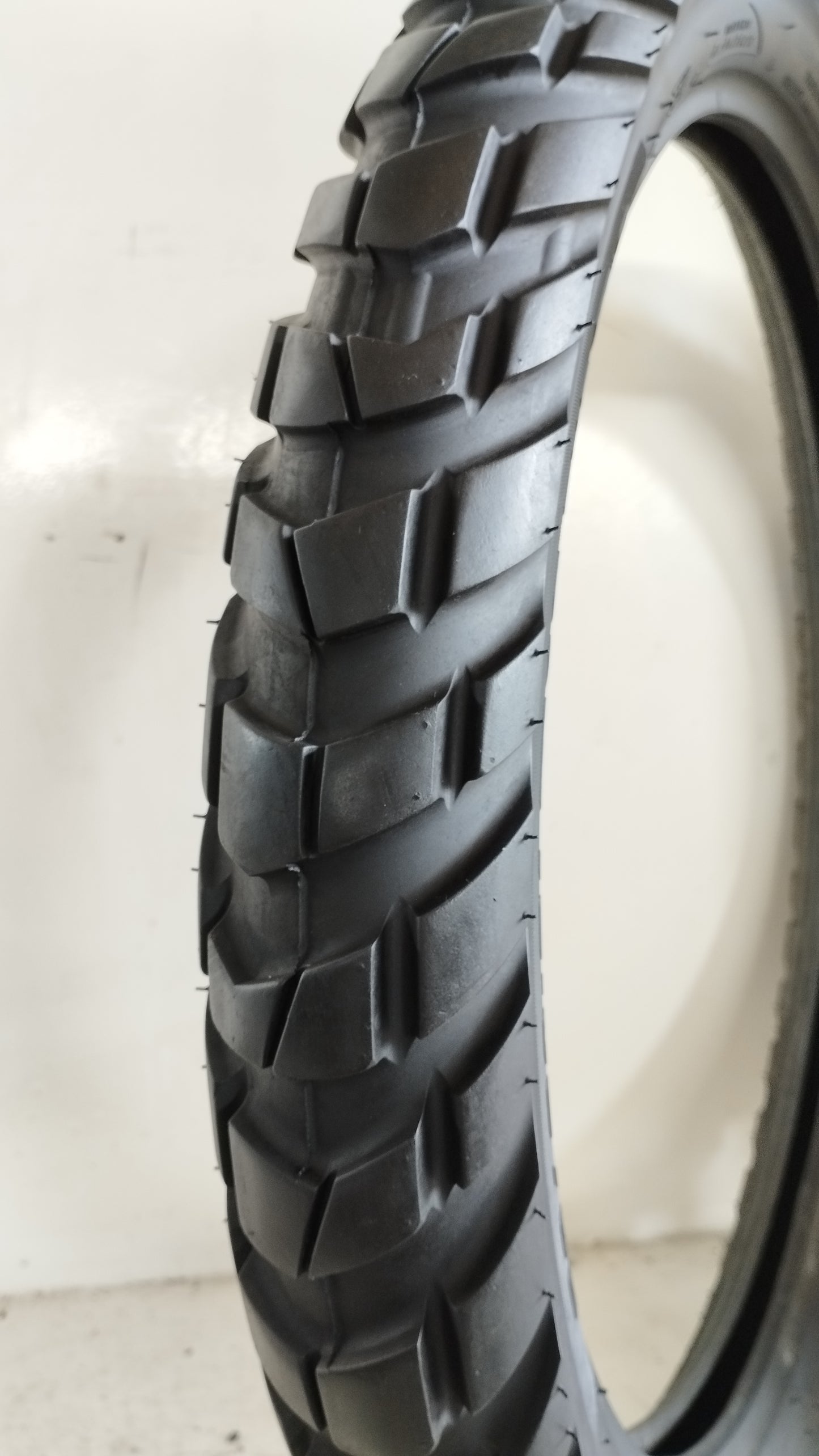 Metzeler moto 90/90 r21 karoo 3 art. M389