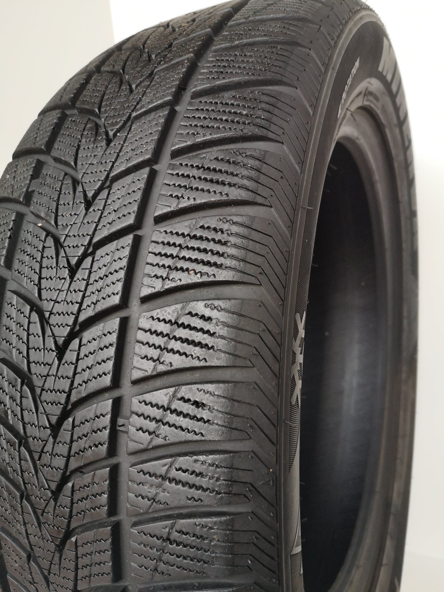 minerva 225/55 r18 frostrack art. X194