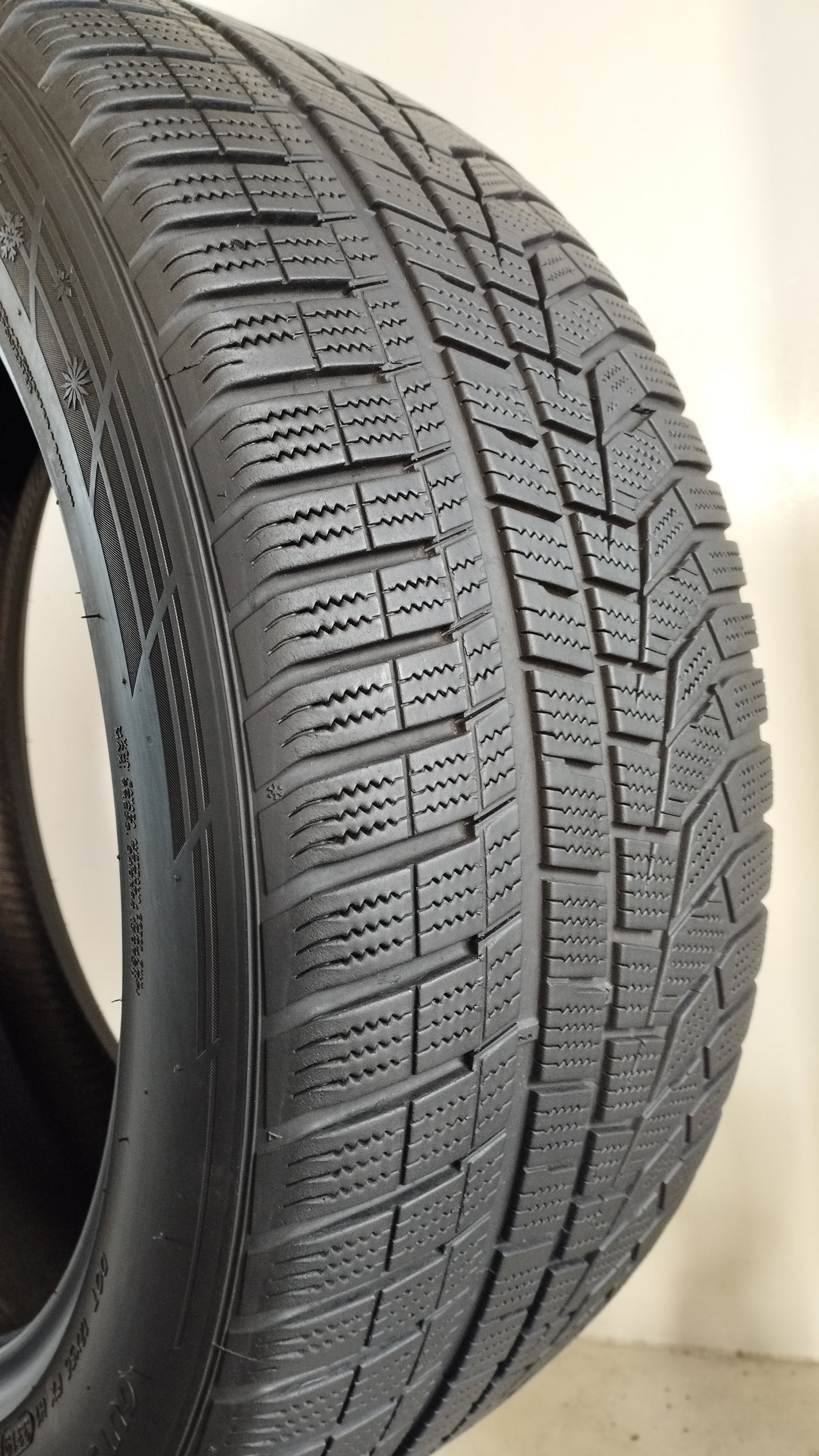 Hankook 255/45 r19 evo-2 wintericept art. X101