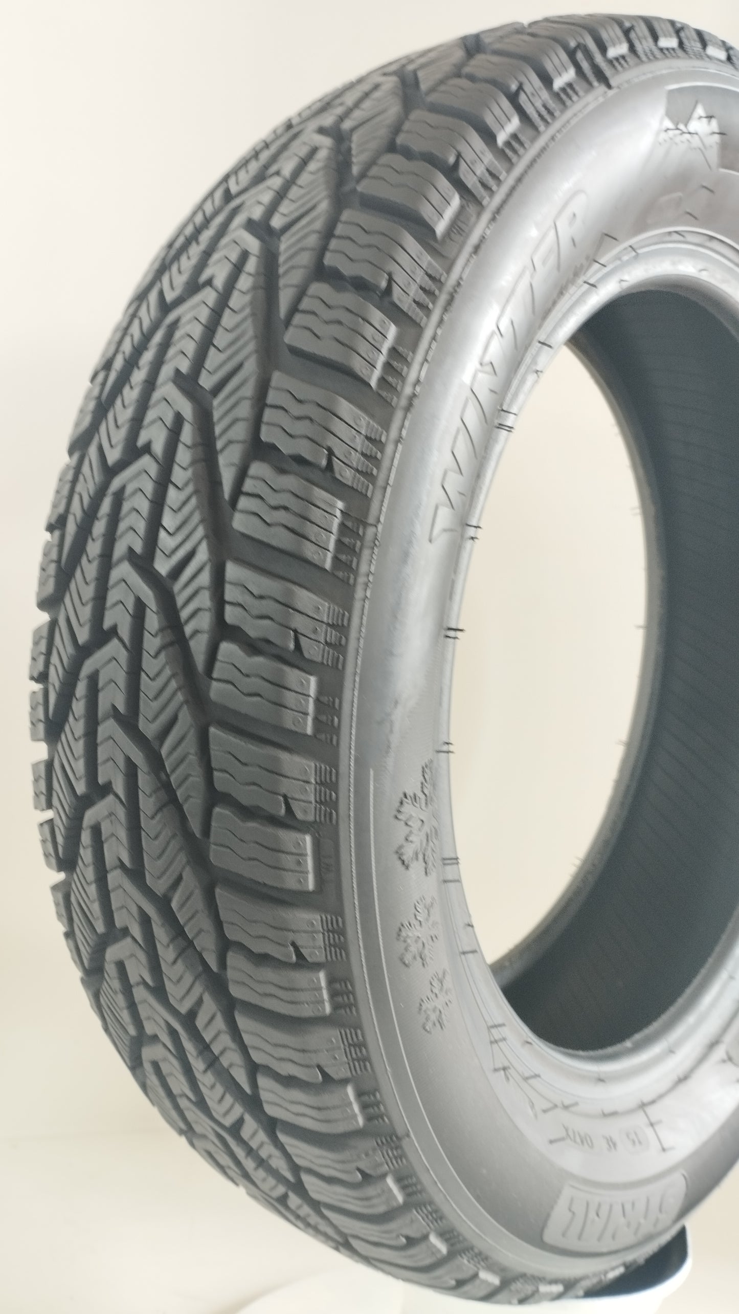 Pneumatici strial 175/65 r15 winter art. X204