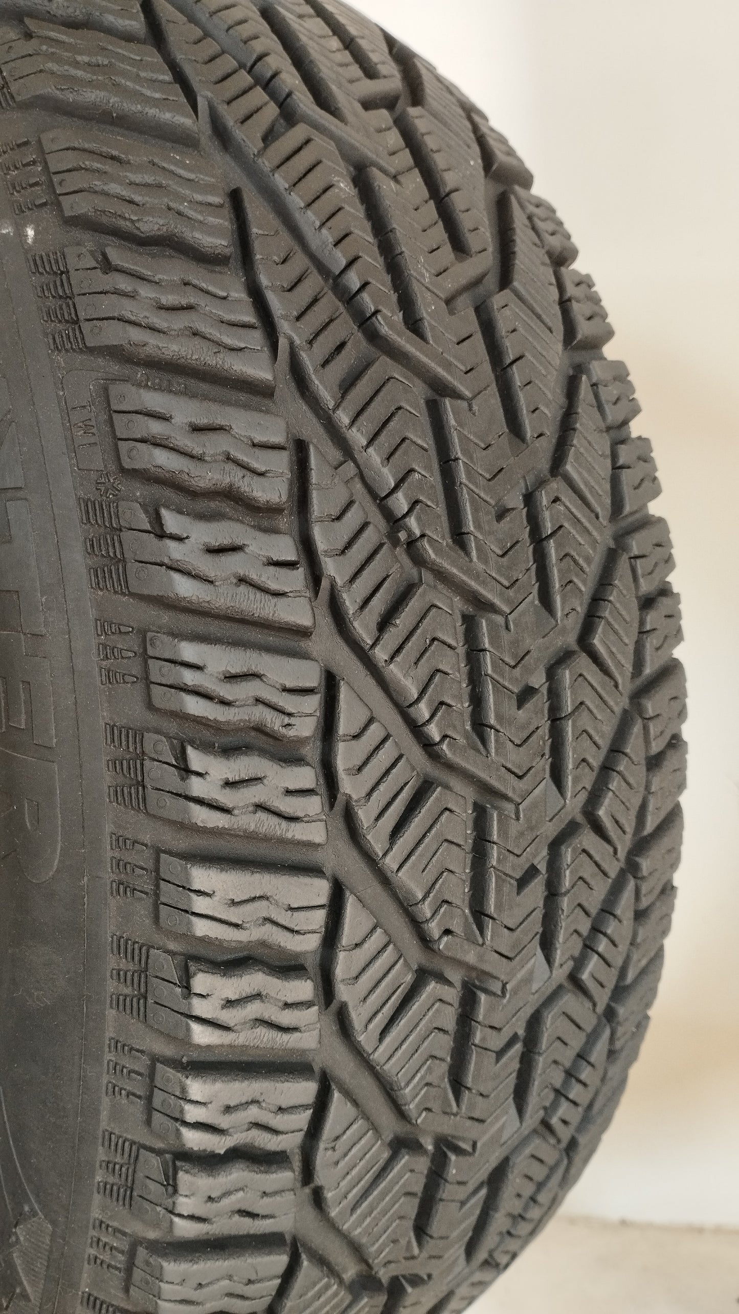 Tigar 225/45 r18 winter art. X30