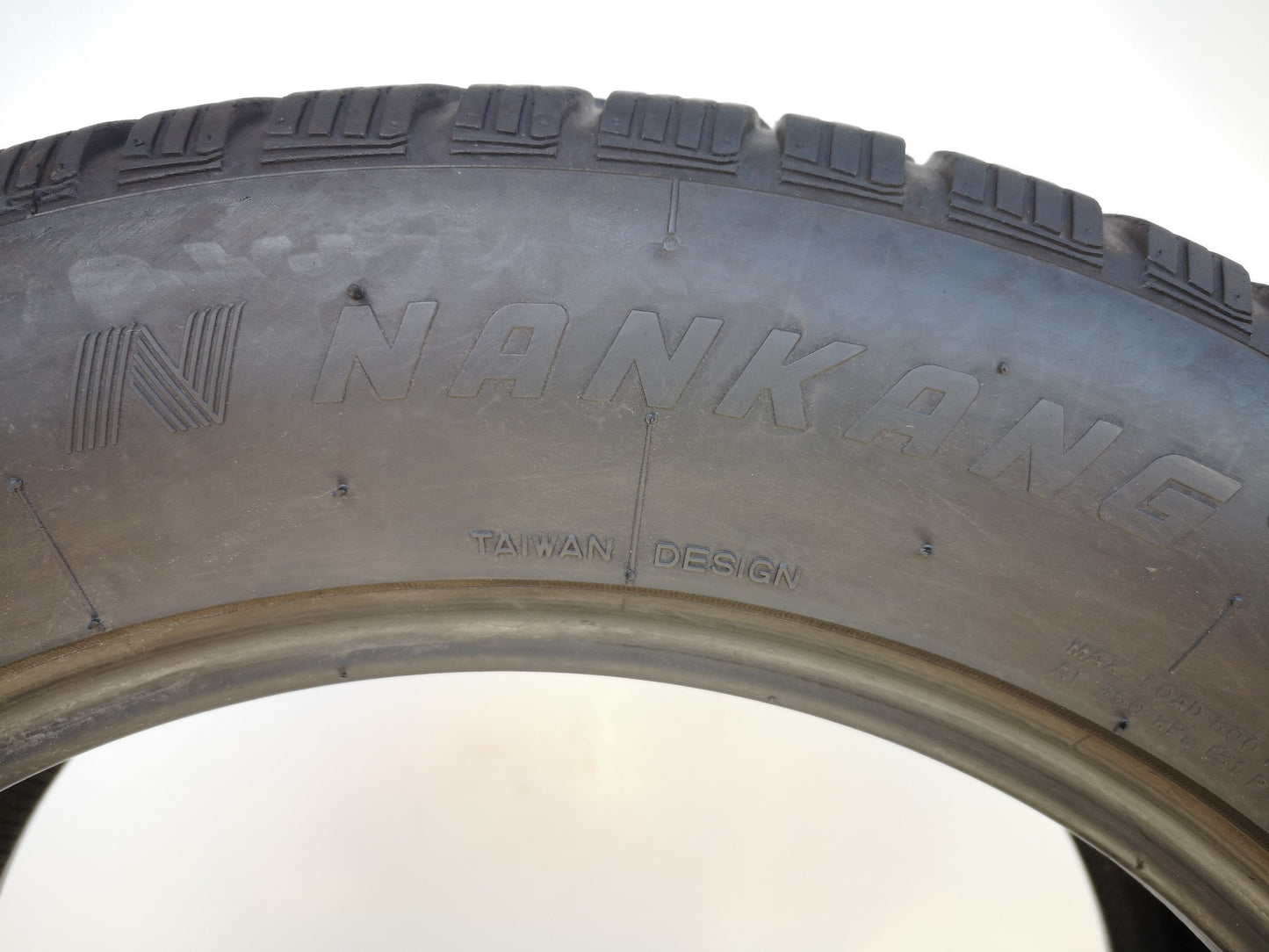Nankang 215/60 r17 sv55 winter activa art. X40