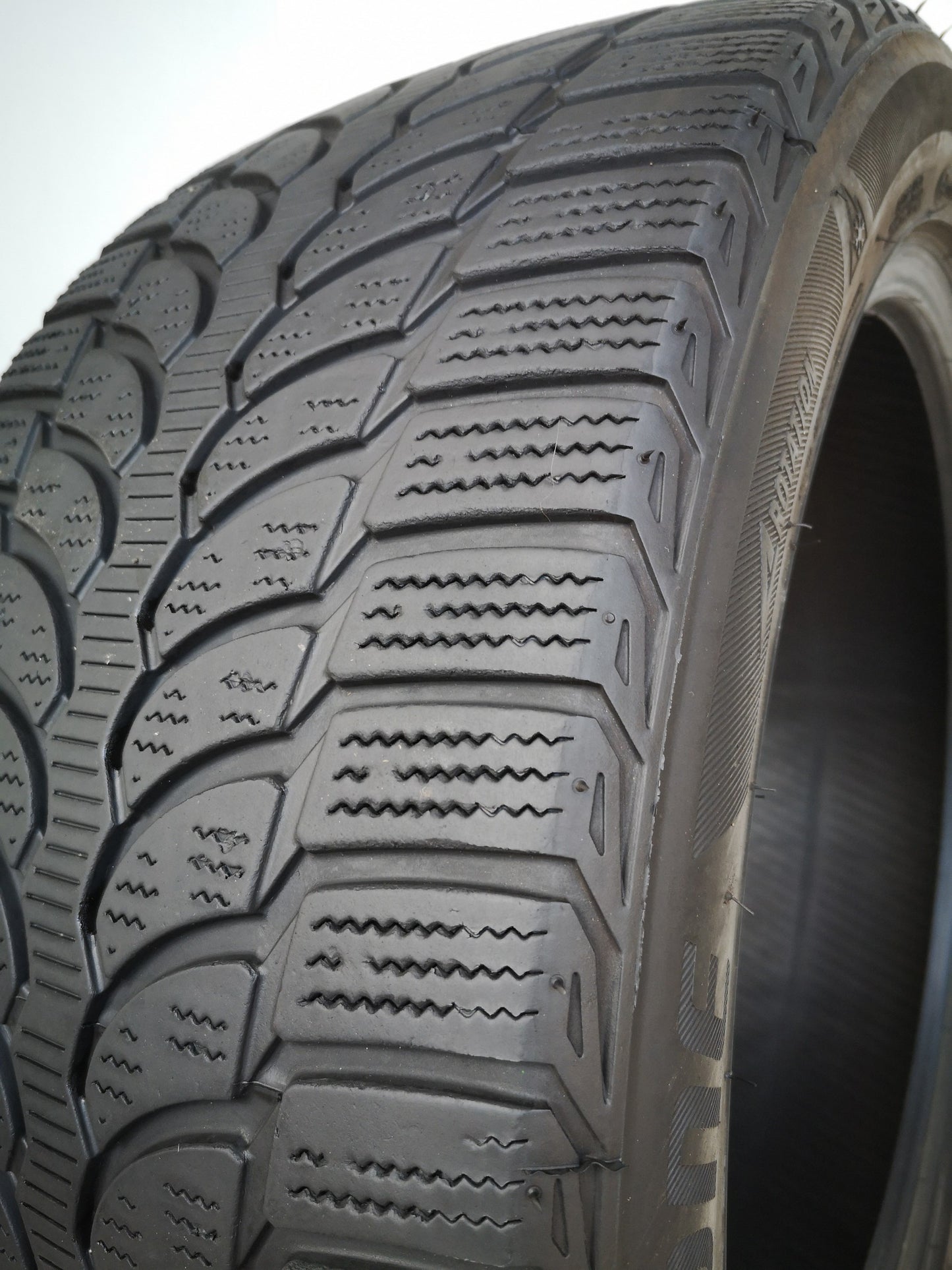 Bridgestone 255/45 r18 blizzak lm32 art. X70