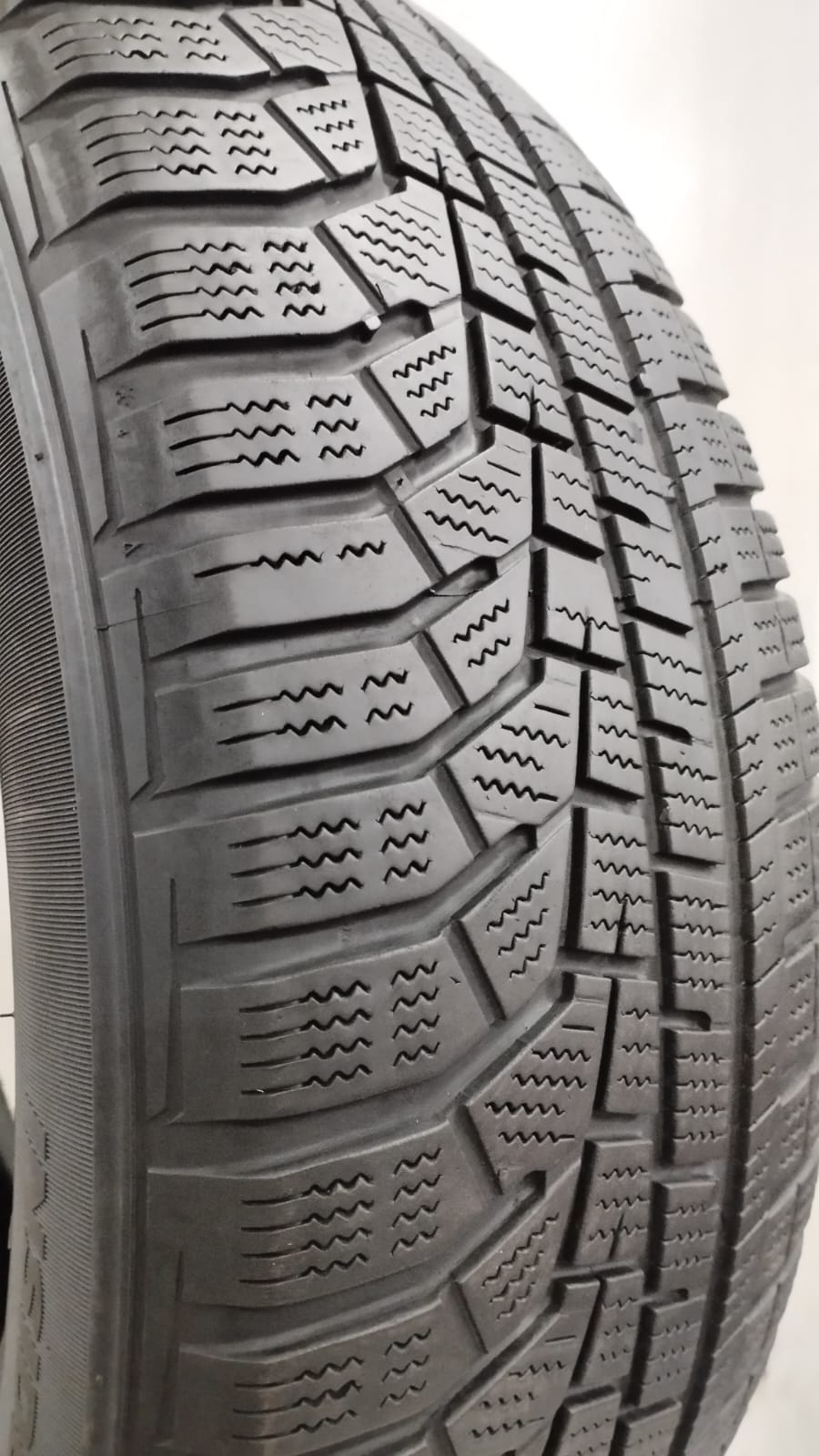 Hankook 215/65 r17 wintericeptevo 2 suv art. X770