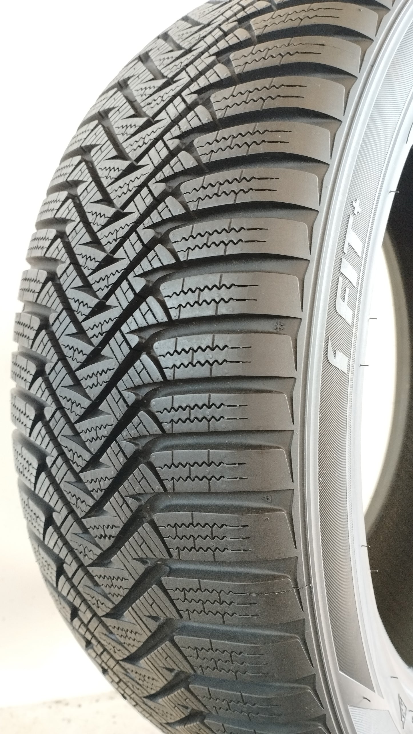 Laufenn 215/50 r17 ifit+ art. X85