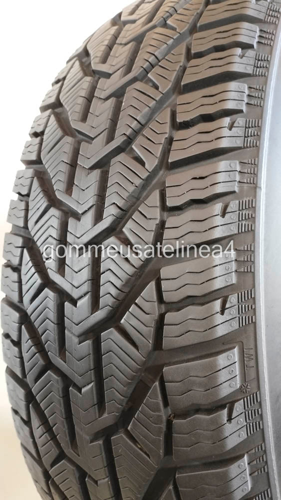 Taurus 215/65 r17 winter suv art. X954