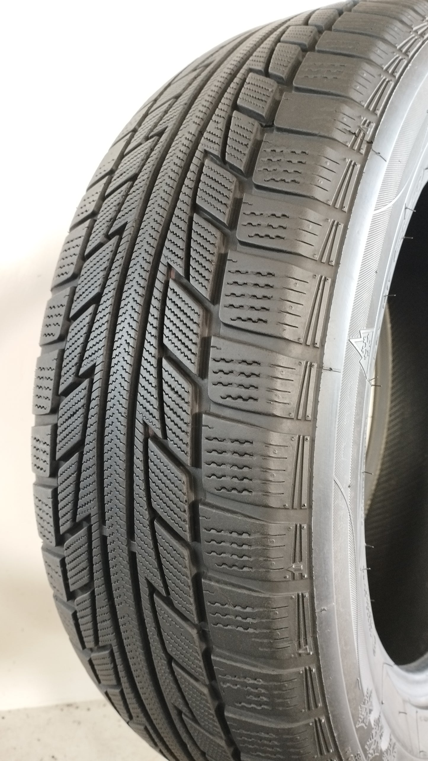 Nankang 235/60 r18 nk snow sv2 rif. X95