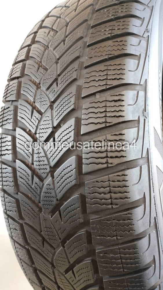 Goodyear 235/60 r18 ultragrip art. X973