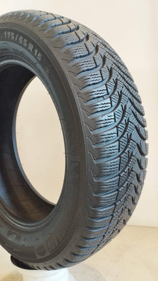 pneumatici usati michelin A4 alpin 175/65 r15 battistrada 7.00 mm cod. XX116