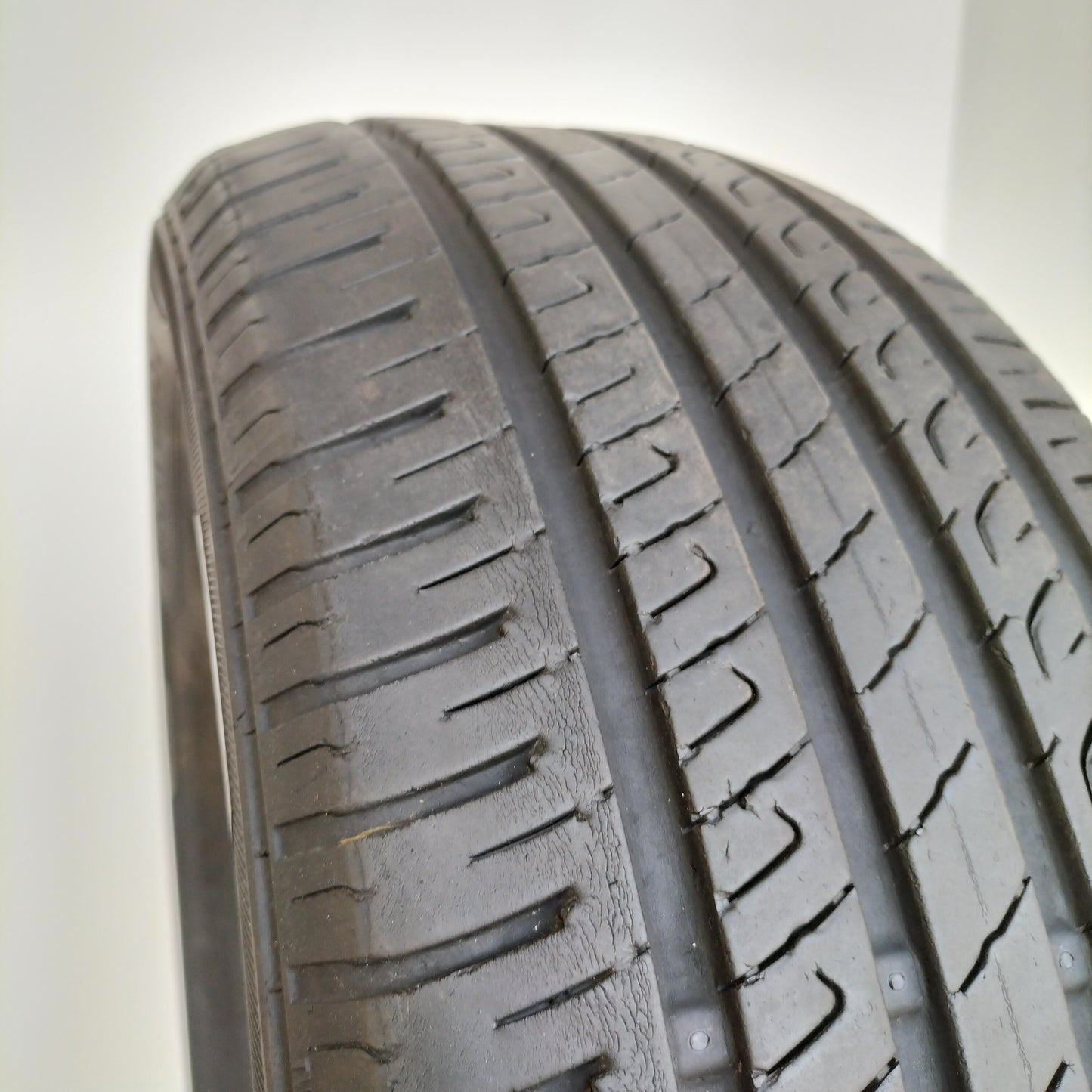 Firestone 225/55 r16 roadhowk art. Y113