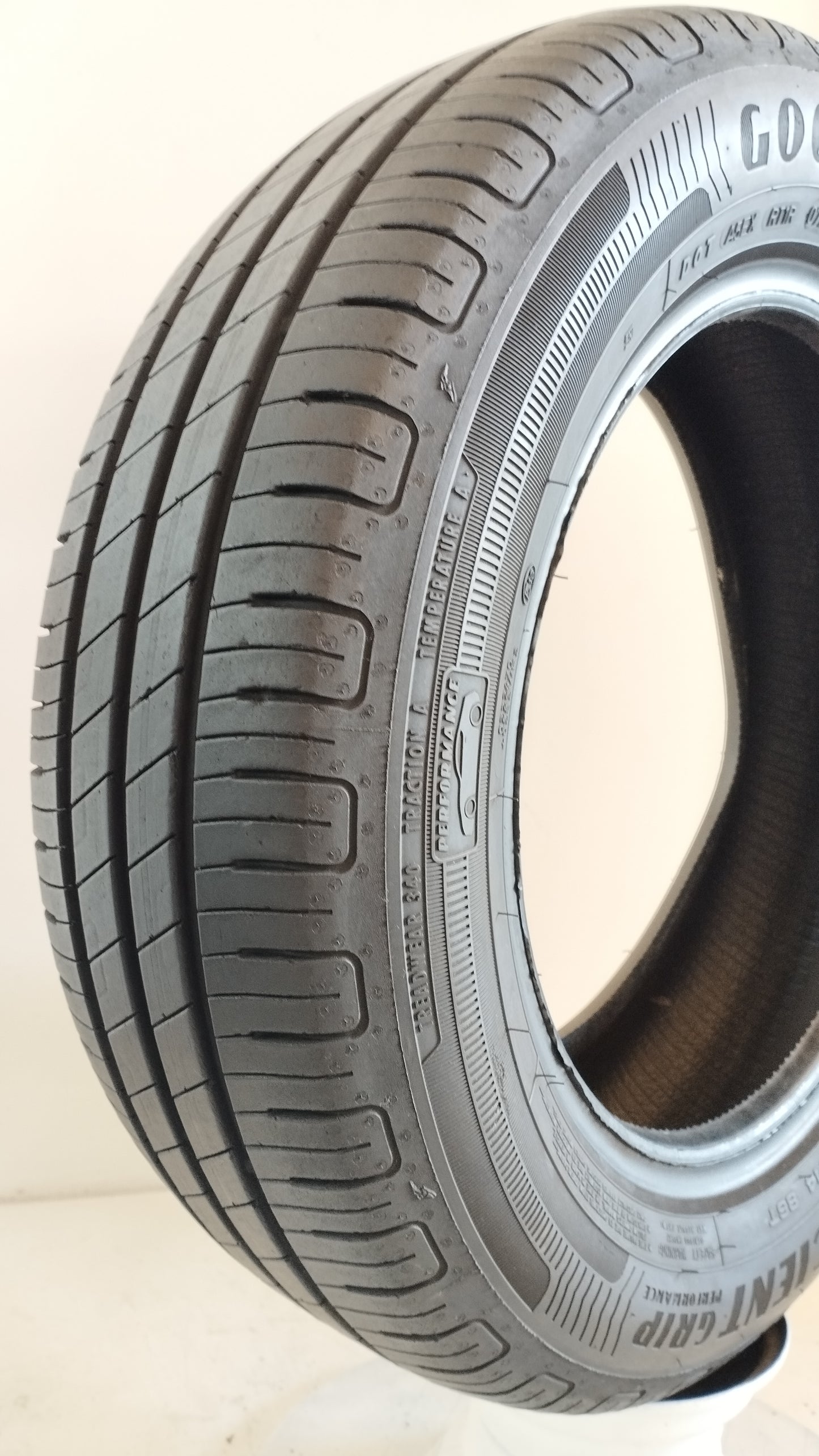 goodyear 175/65 r14 efficient grip Art. Y18
