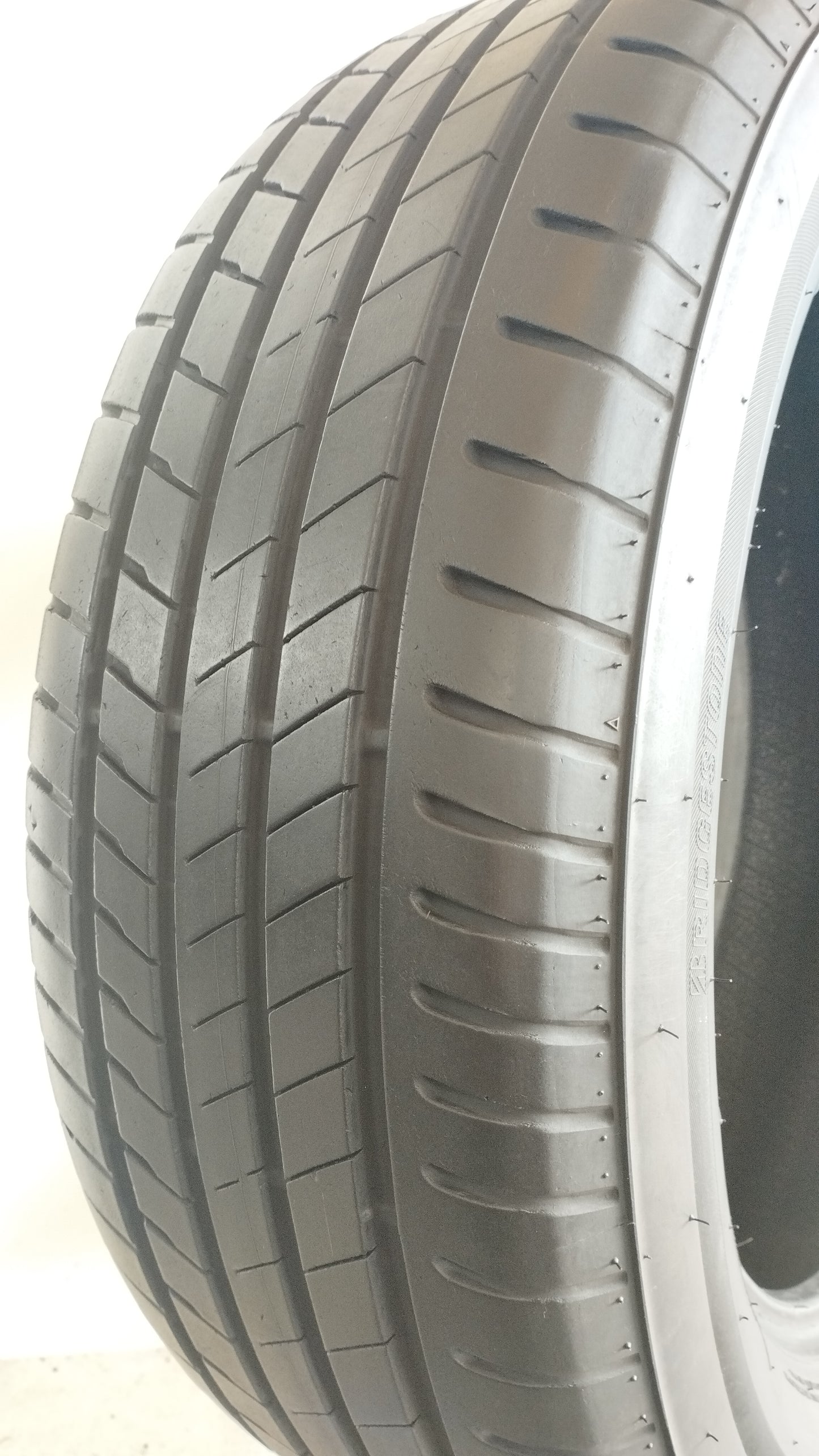 bridgestone 225/60 r18 aleanza 001 art. Y761