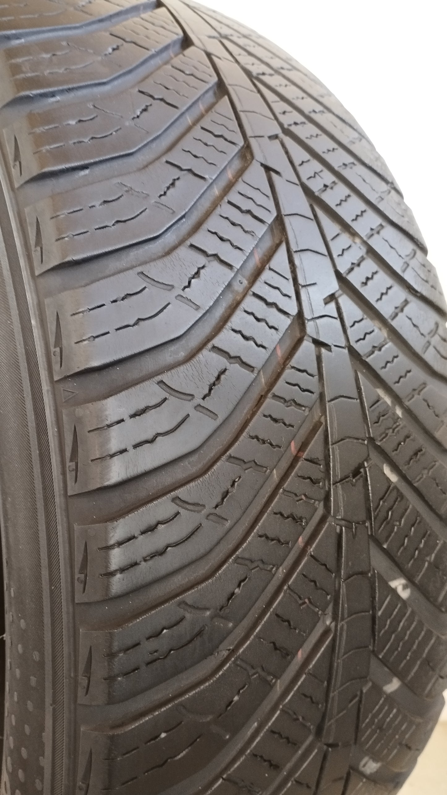 kumho 235/50 r18 4s ha 31 solus art. Y920