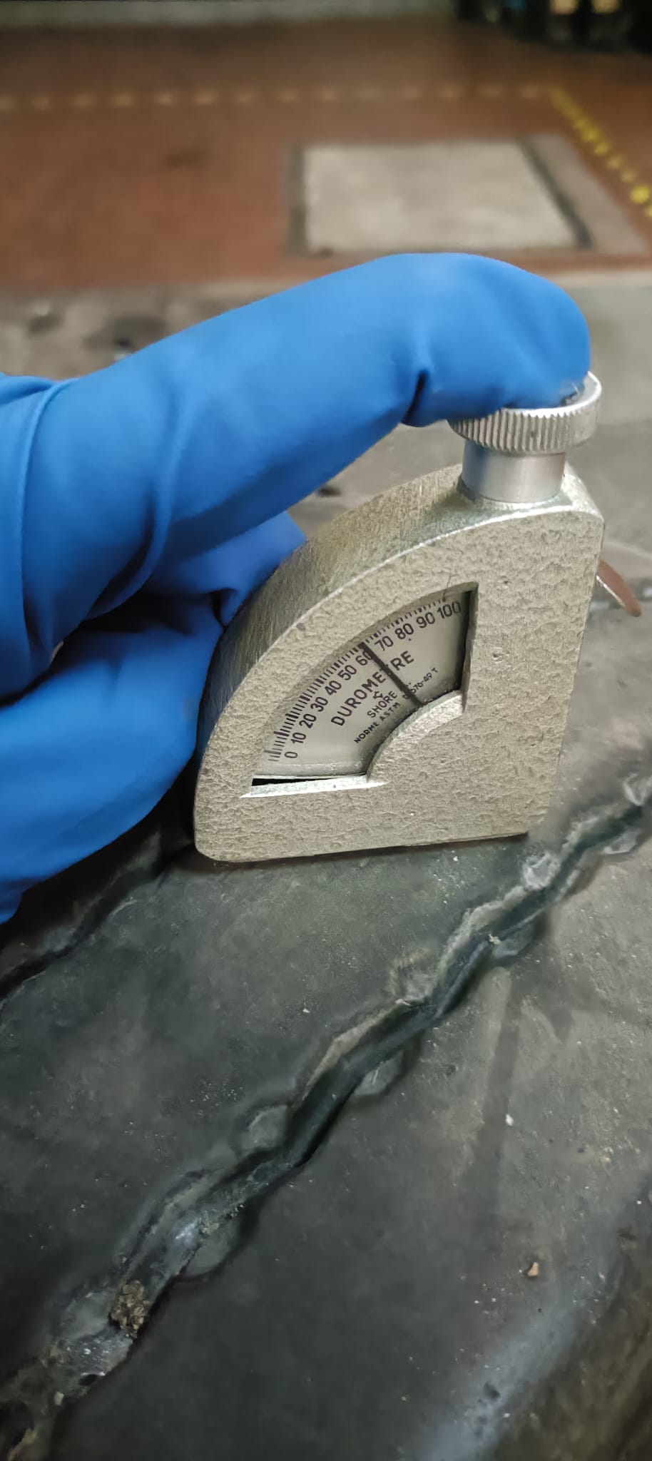 Gomme Usate e il Mito del DOT: Ecco perché l'età non dice tutta la verità