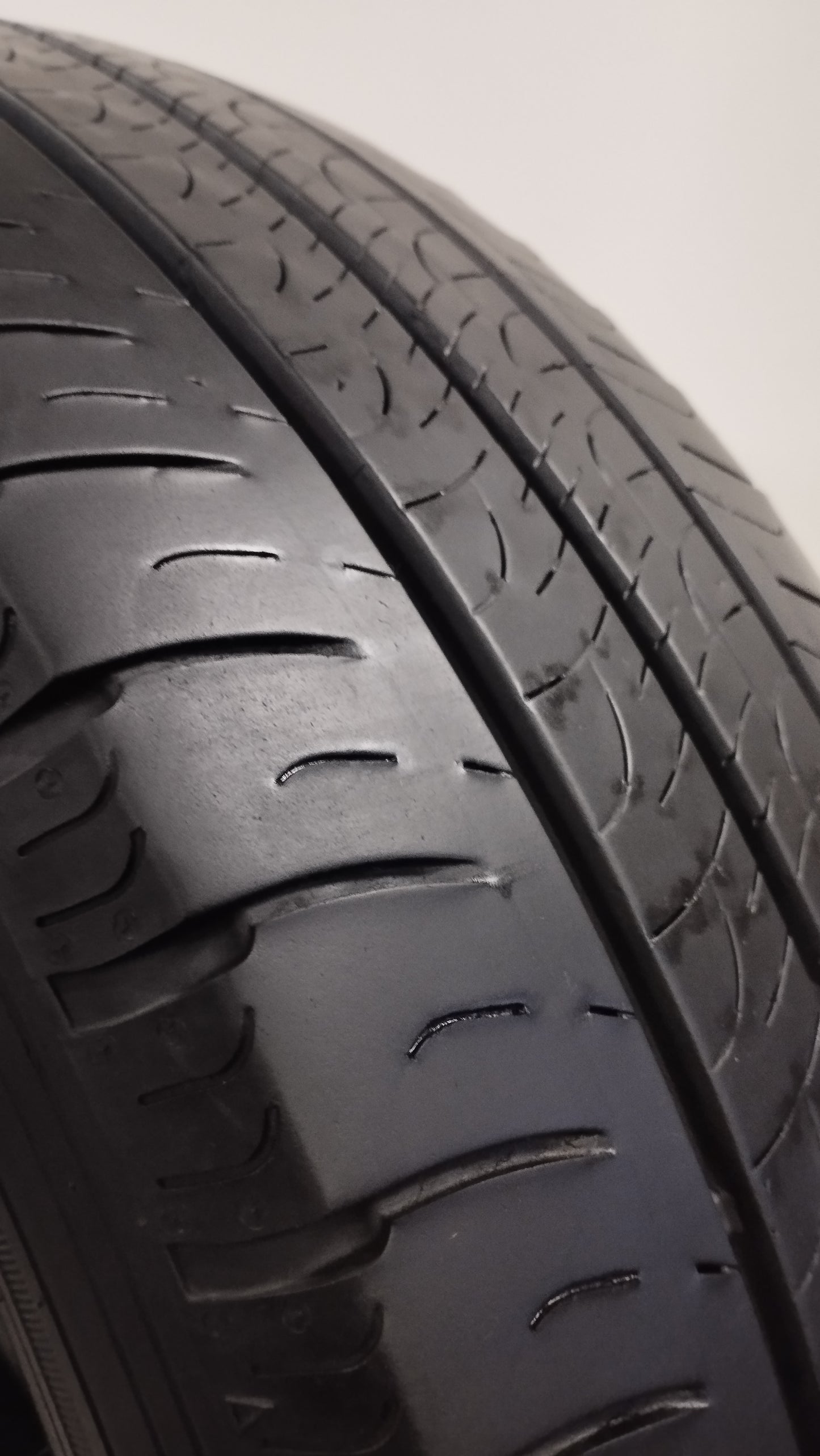 goodyear 215/65 r16 efficient grip cargo cod.g7