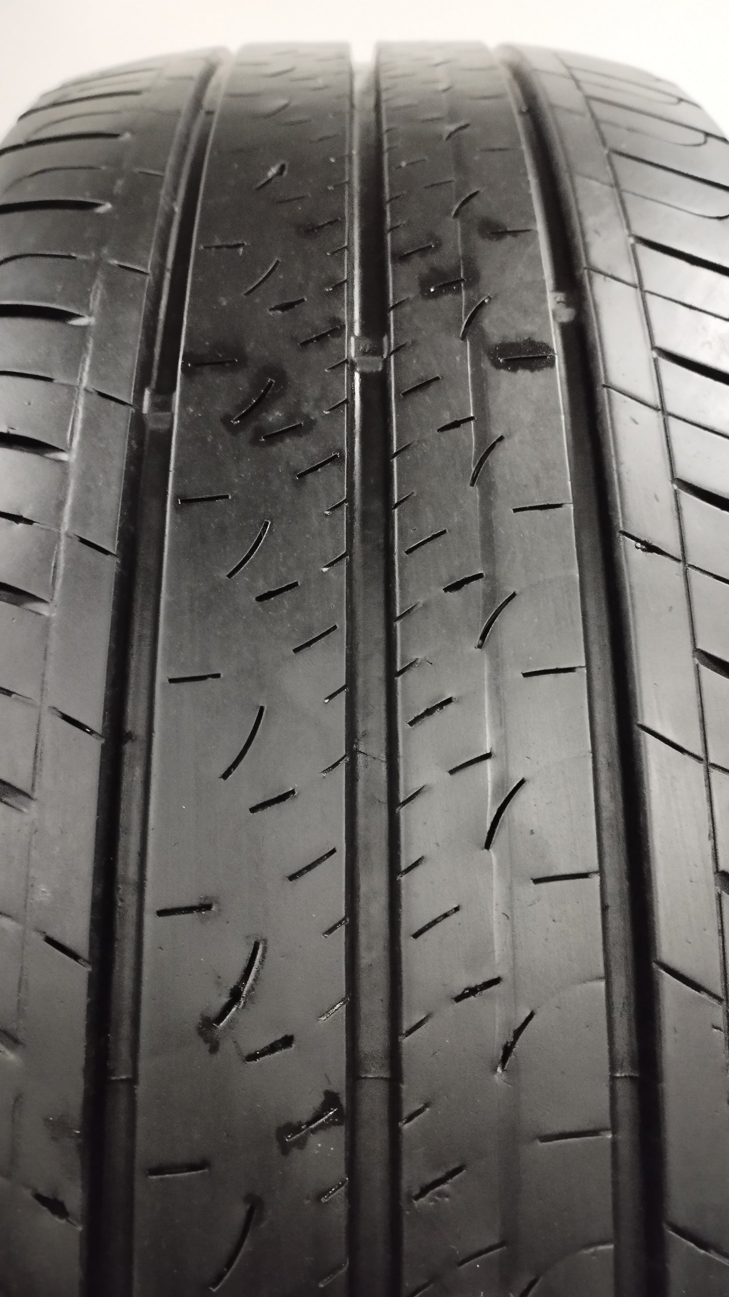 goodyear 215/65 r16 efficient grip cargo cod.g8