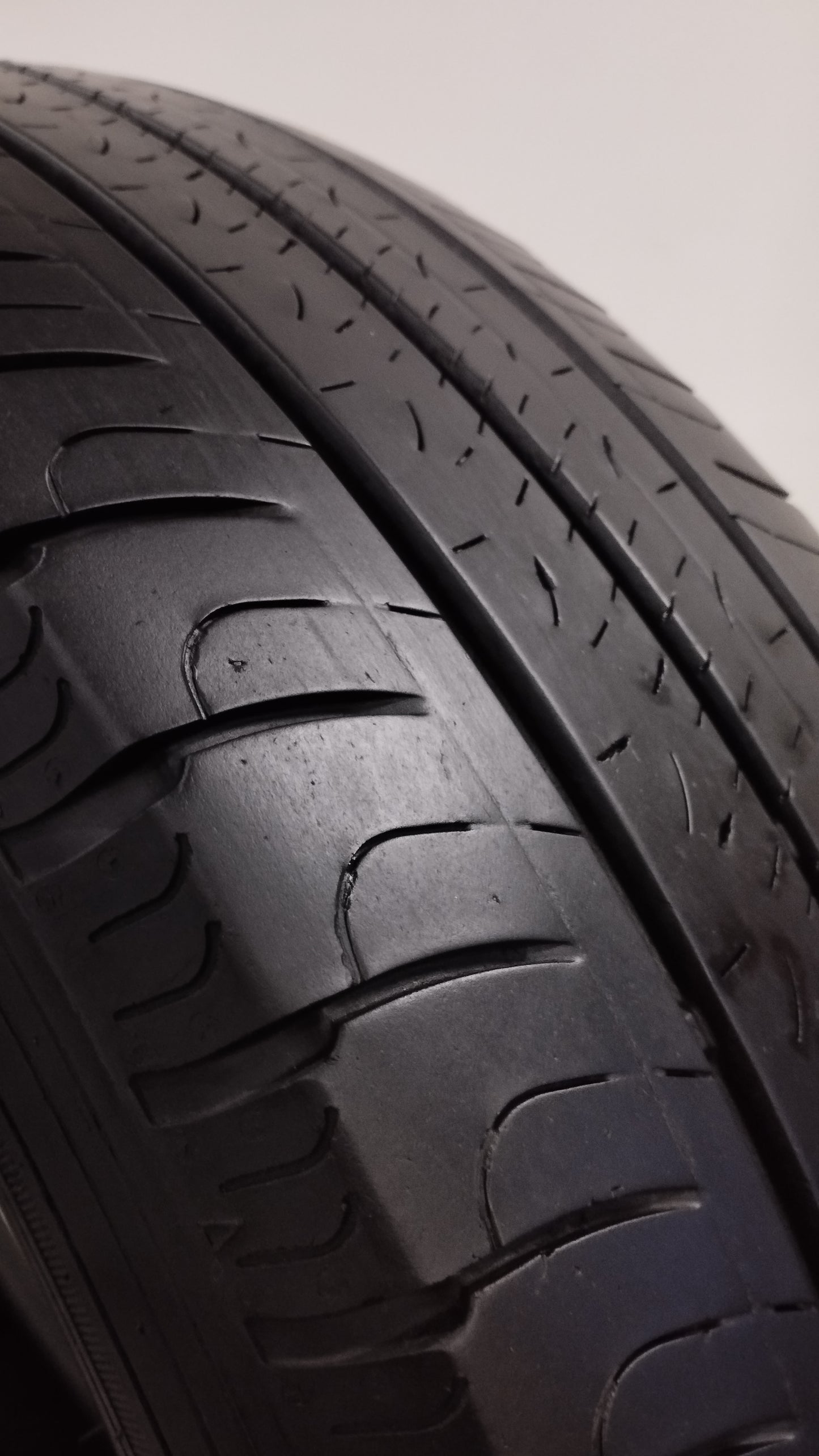 goodyear 215/65 r16 efficient grip cargo cod.g8