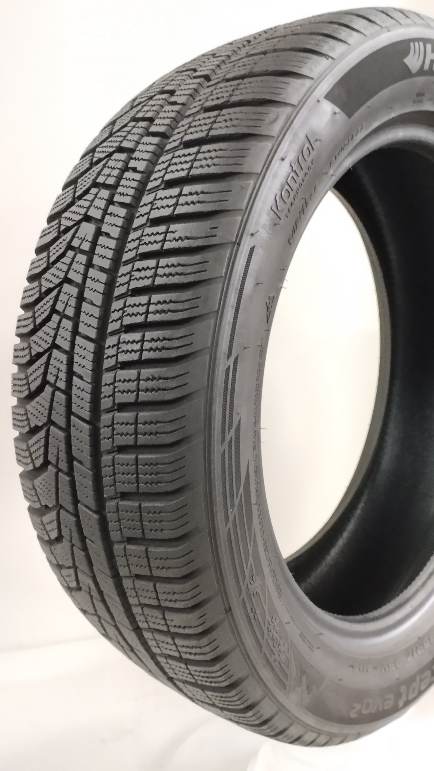 Hankook 205/55 r17 wintericept evo 2 art. X232