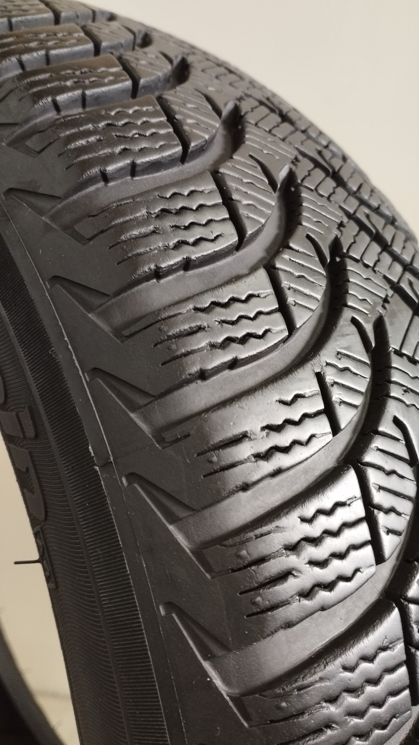 Michelin 185/60 r15 alpin a4 art. X161