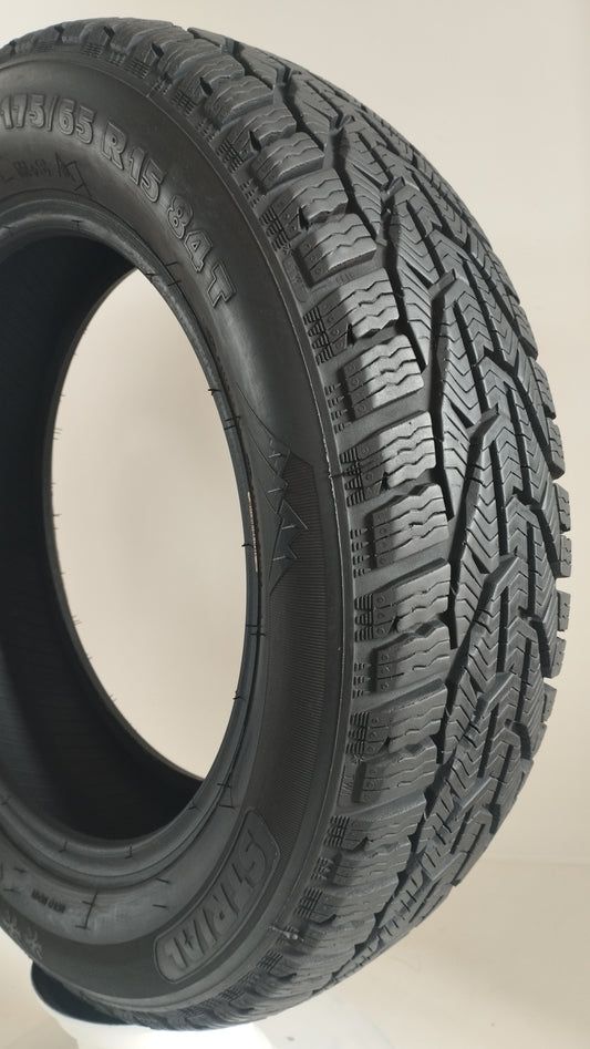 Pneumatici strial 175/65 r15 winter art. X204