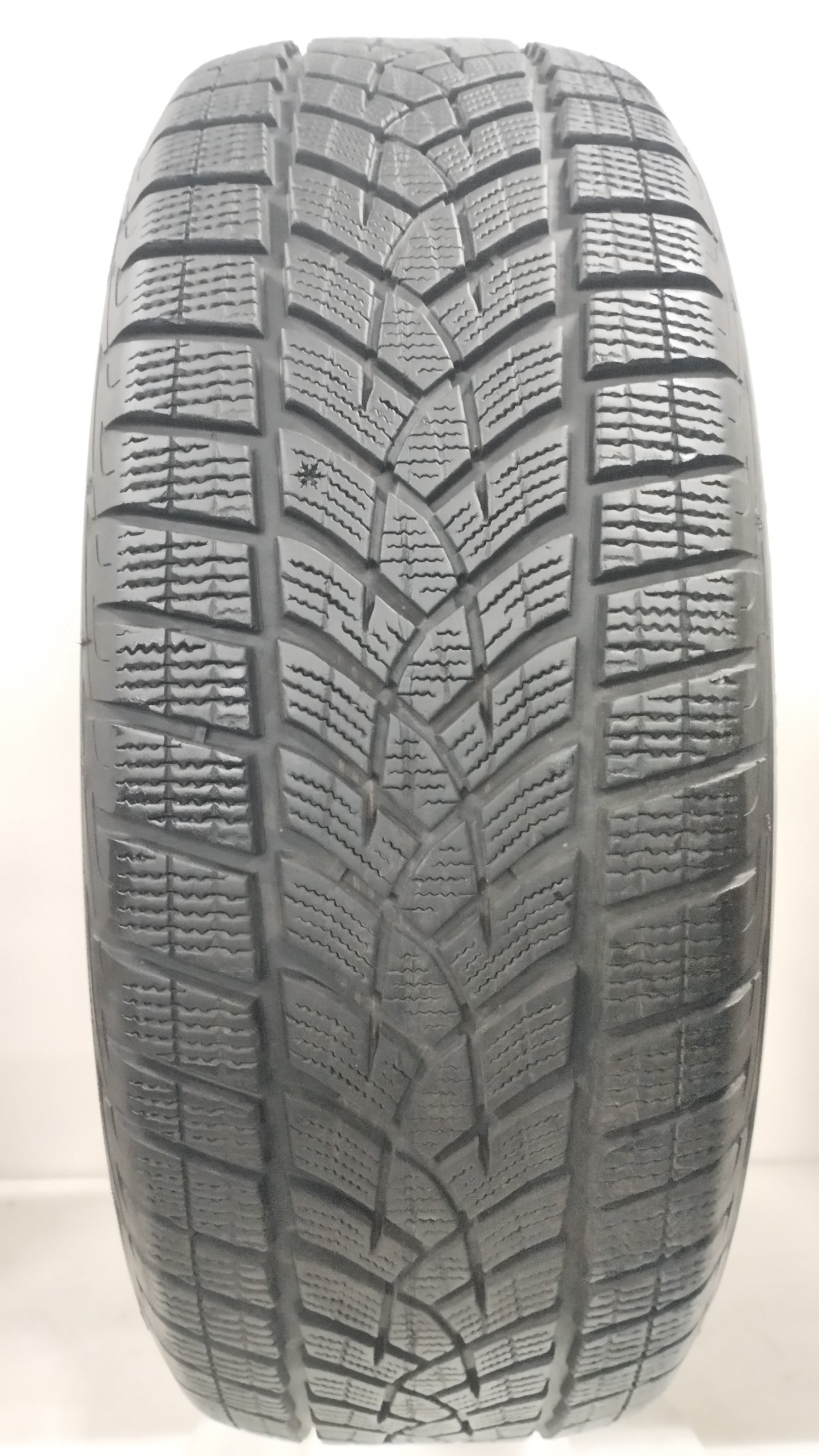 goodyear 235/60 r18 ultragrip suv art. X780