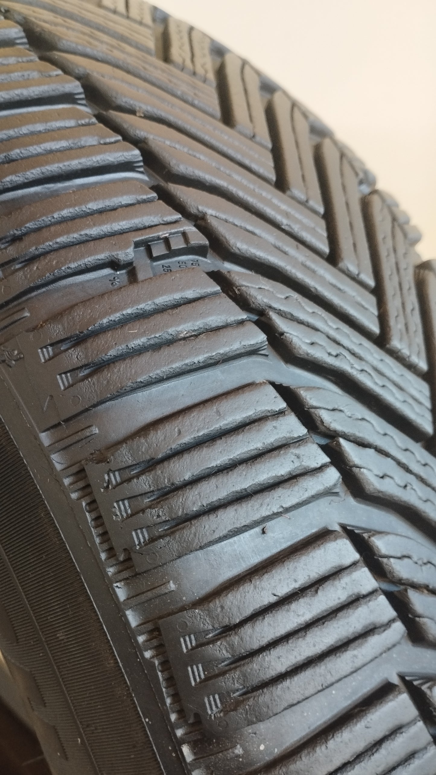michelin 225/60 r16 alpin 6 cod. XX103