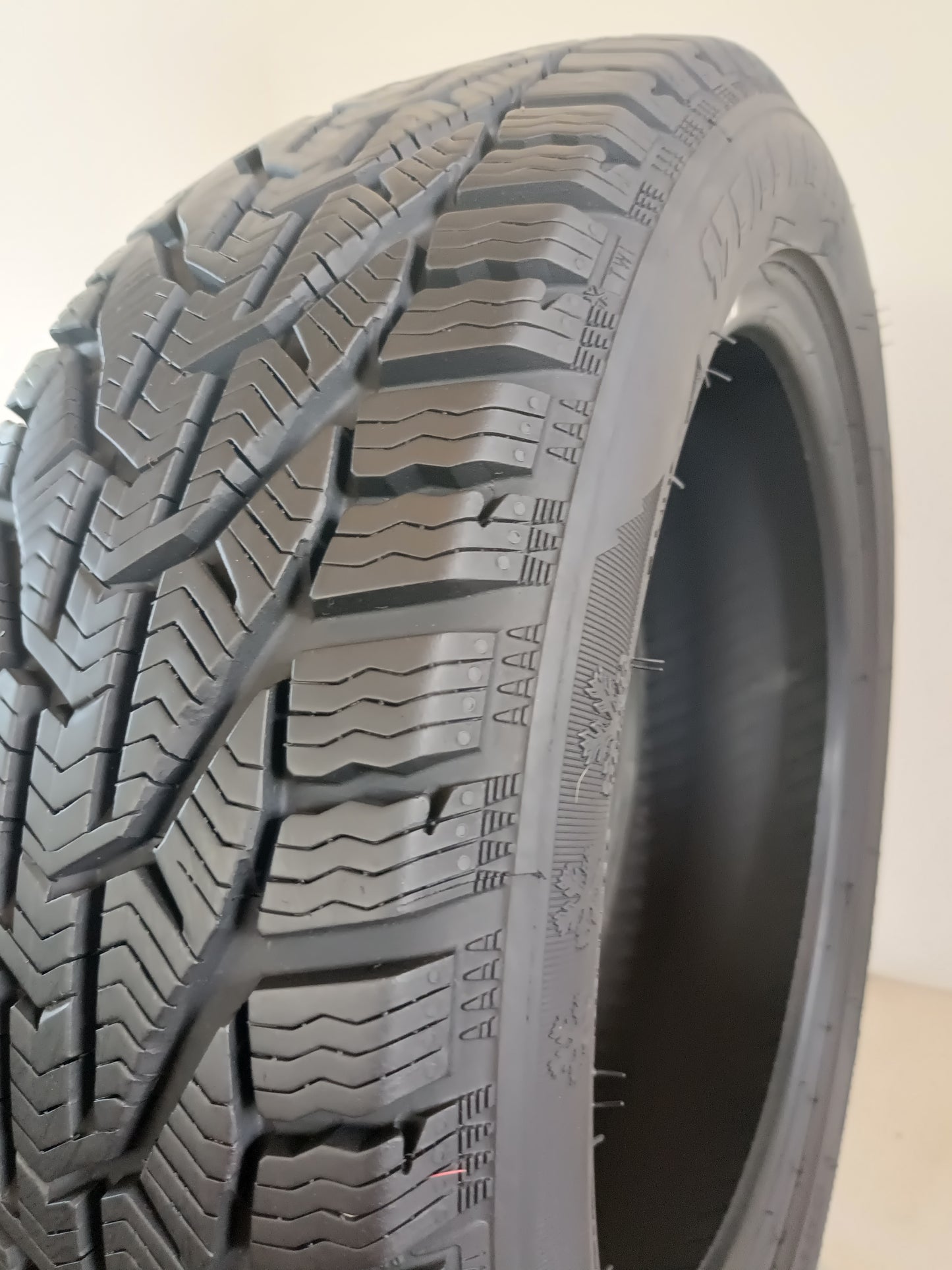 tigar 175/55 r15 winter cod. XX104