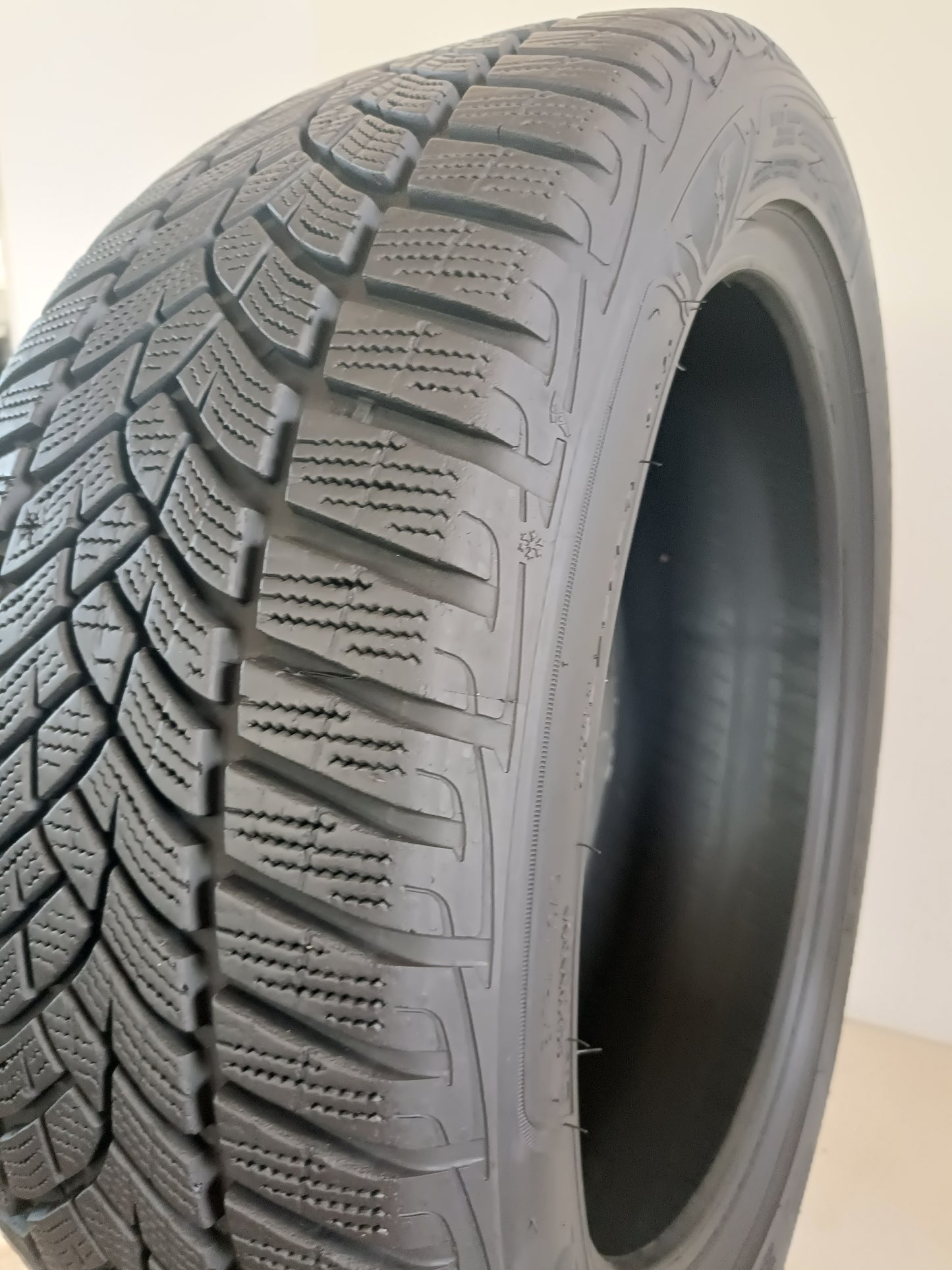 Pneumatico usato goodyear 205/50 r17 ultragrip performance + cod. XX105