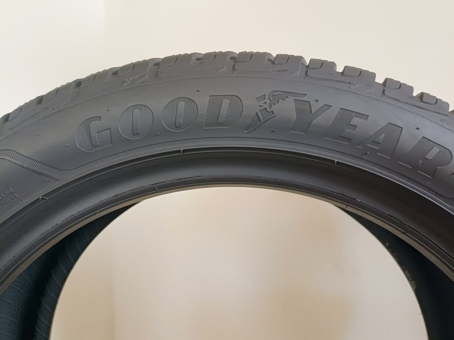 Pneumatico usato goodyear 205/50 r17 ultragrip performance + cod. XX105