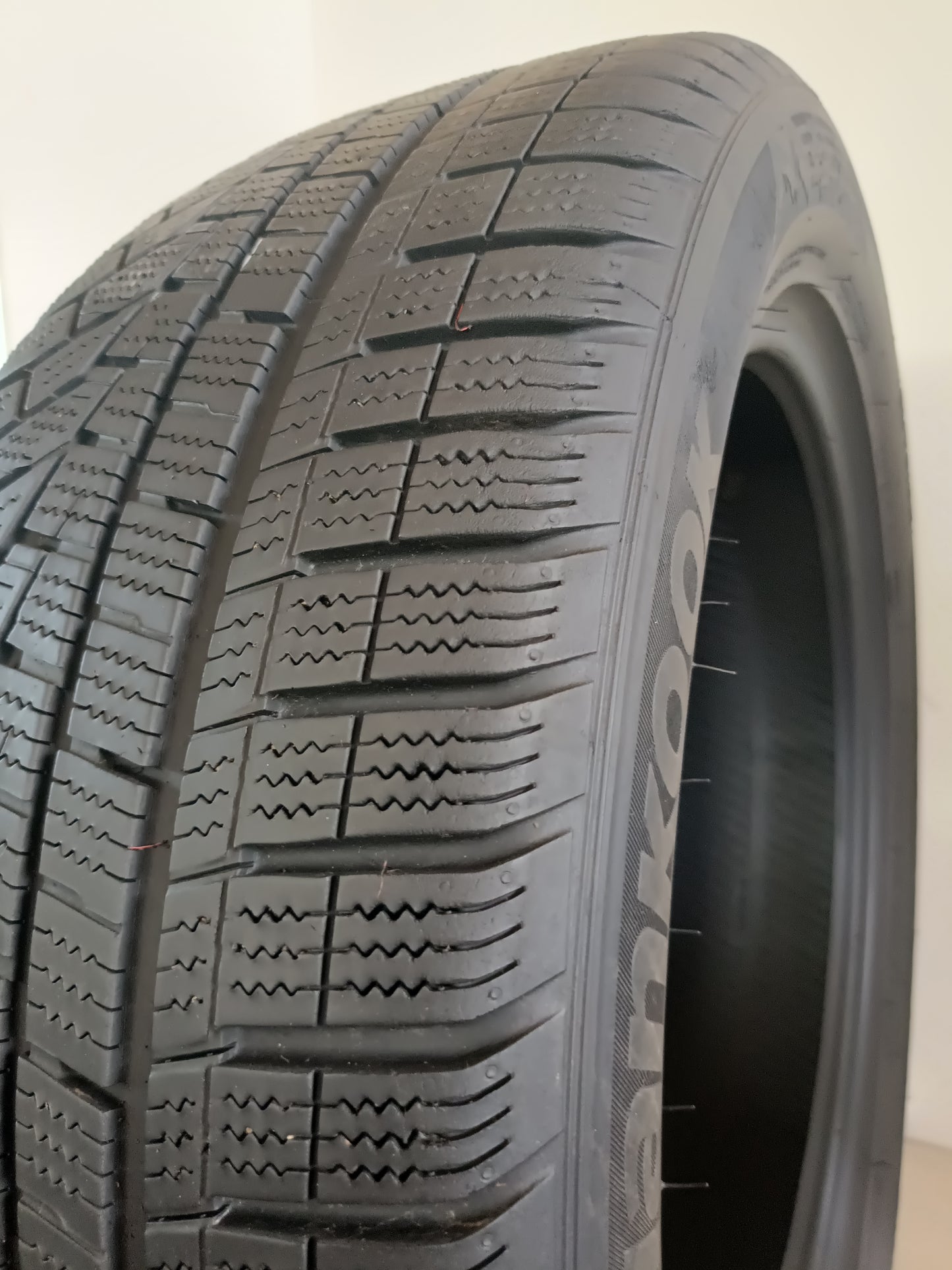hankook 215/55 r17 wintericept evo 2 cod. XX106