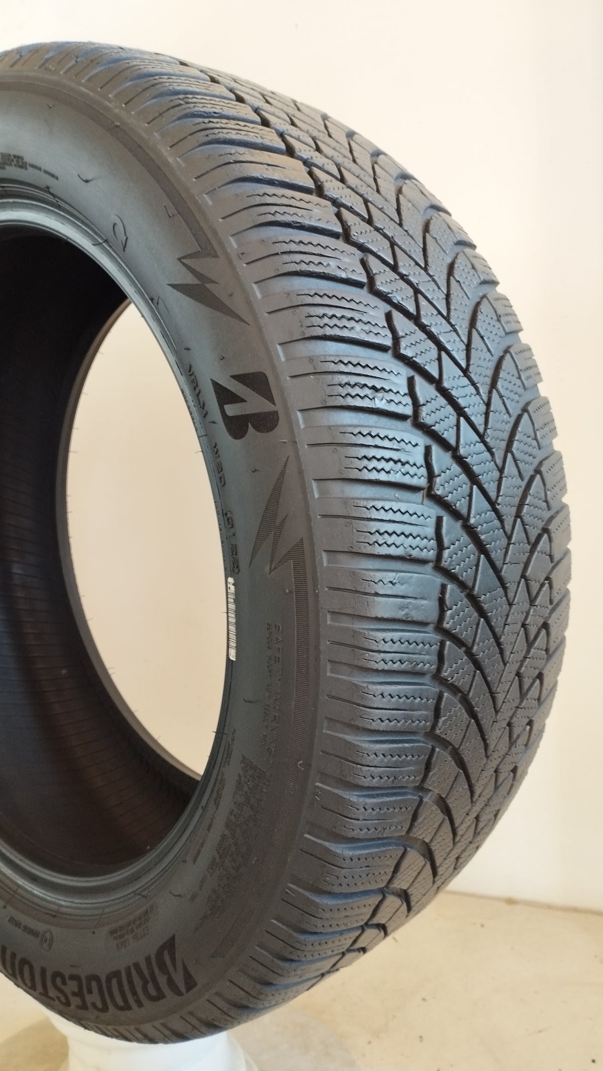 bridgestone LM005 blizzak 215/55 r17 (5.0 mm) cod. XX129