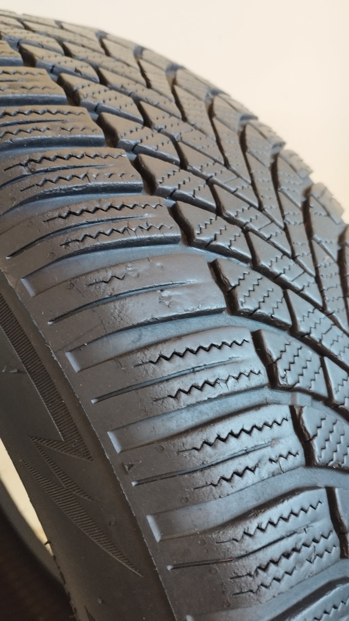 bridgestone LM005 blizzak 215/55 r17 (5.0 mm) cod. XX129