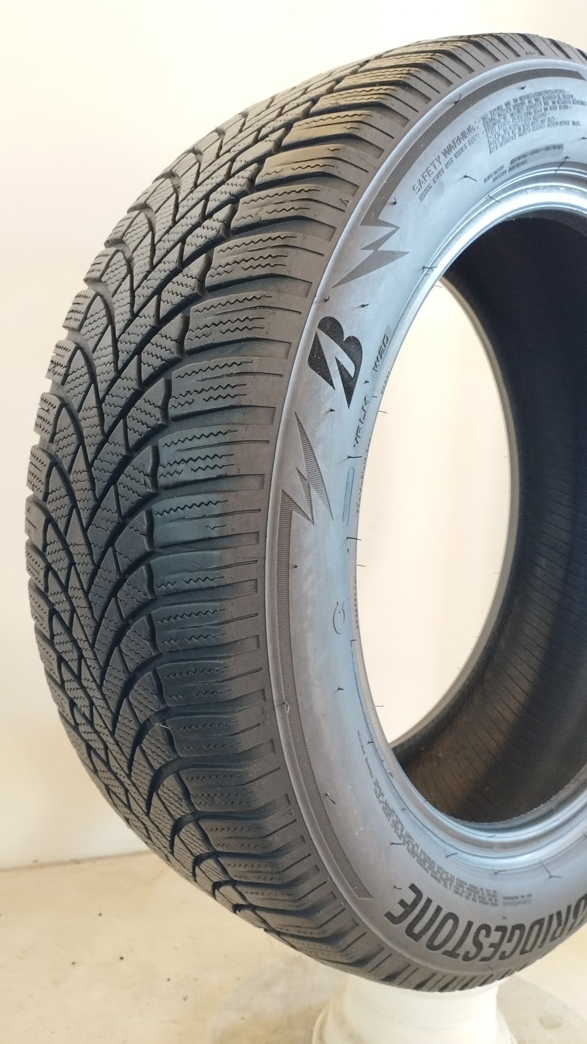 bridgestone LM005 blizzak 215/55 r17 (5.0 mm) cod. XX129