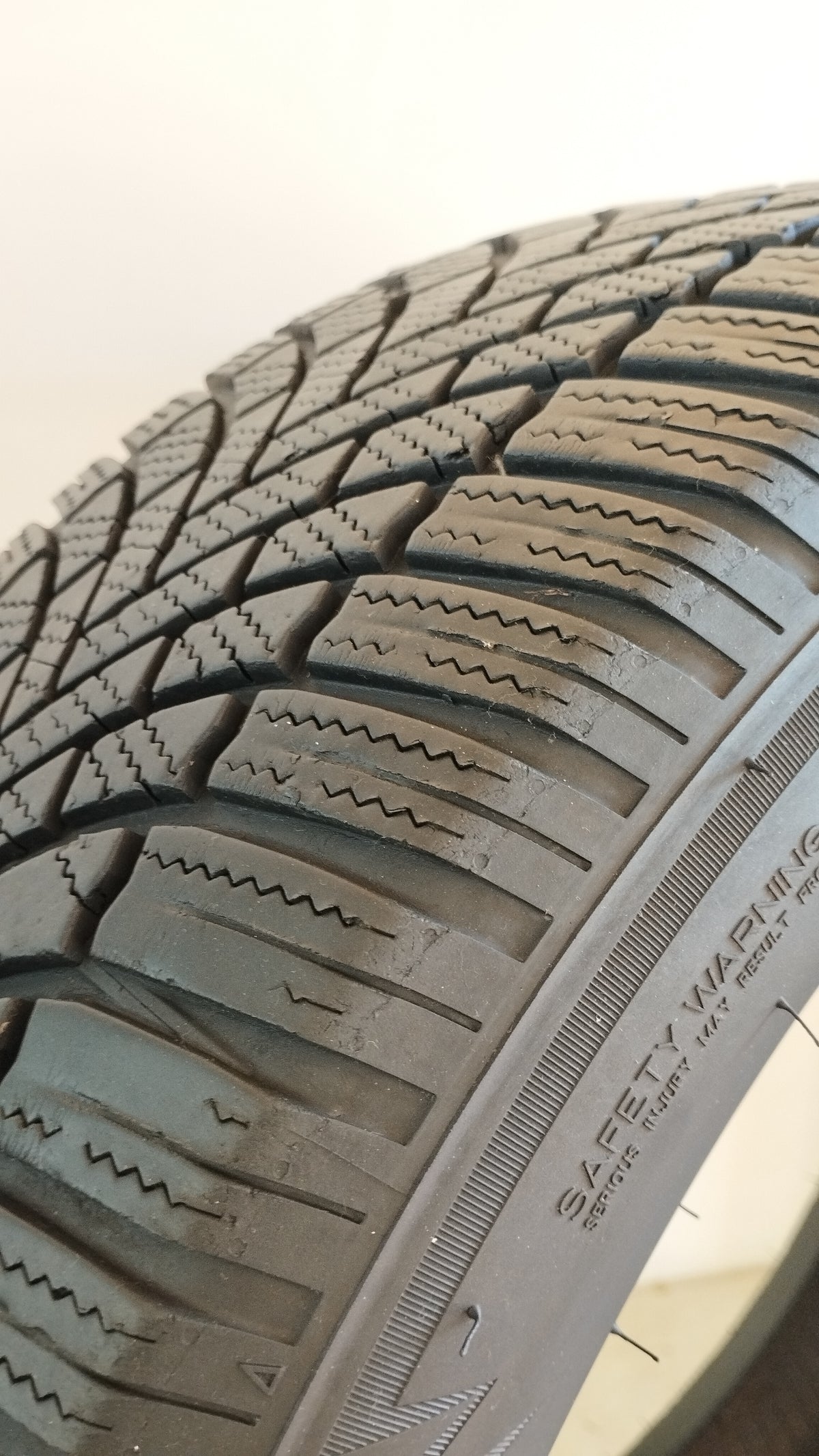 bridgestone LM005 blizzak 215/55 r17 (5.0 mm) cod. XX129