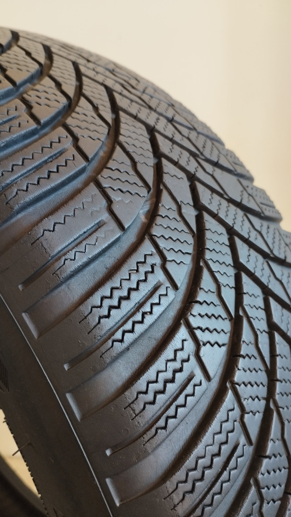 firestone winterhawk 4 - 215/55 r17 (6.0 mm) cod. XX137