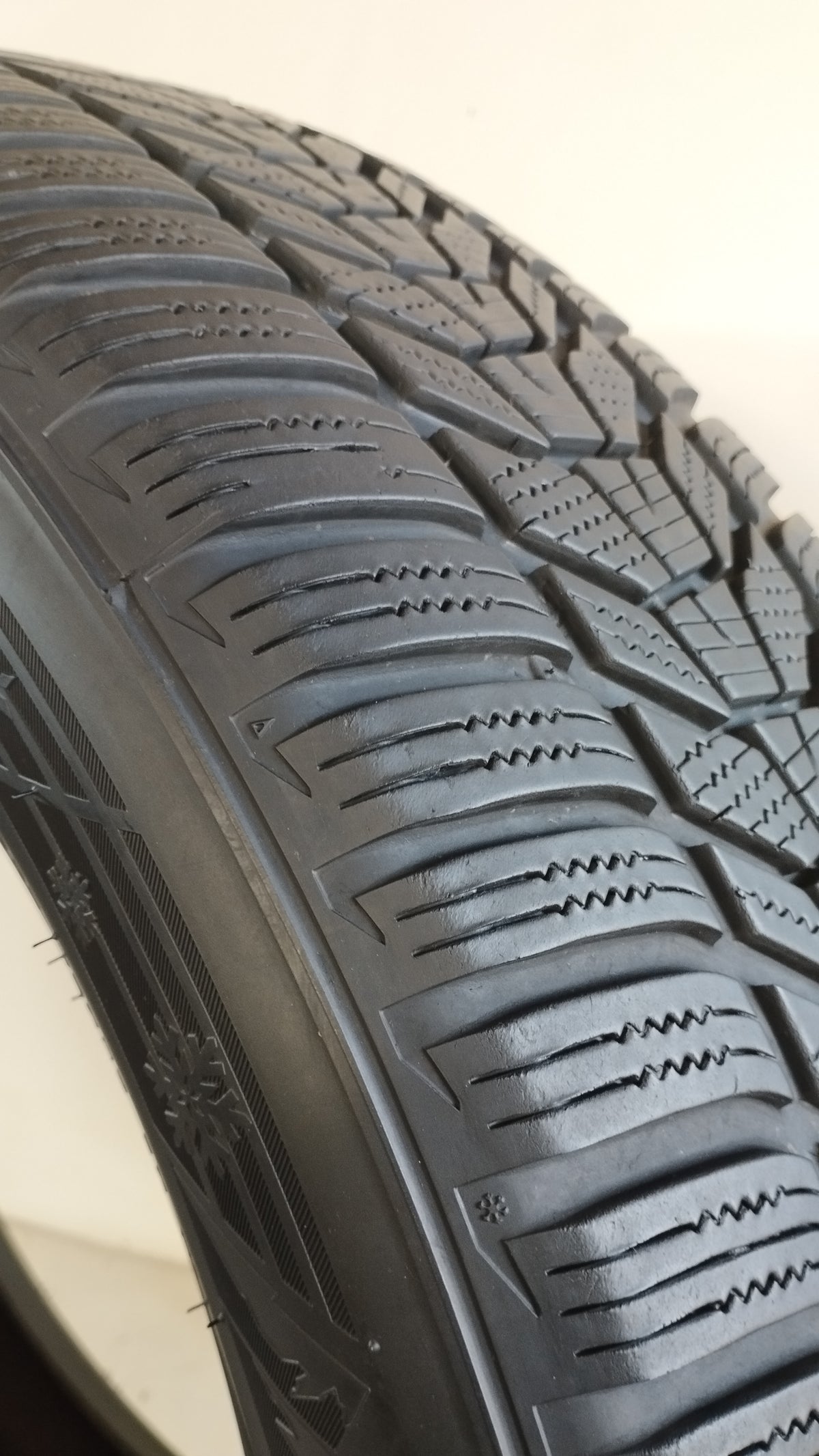 hankook 3X wintericept 215/65 r17 (6.0 mm) cod. XX178